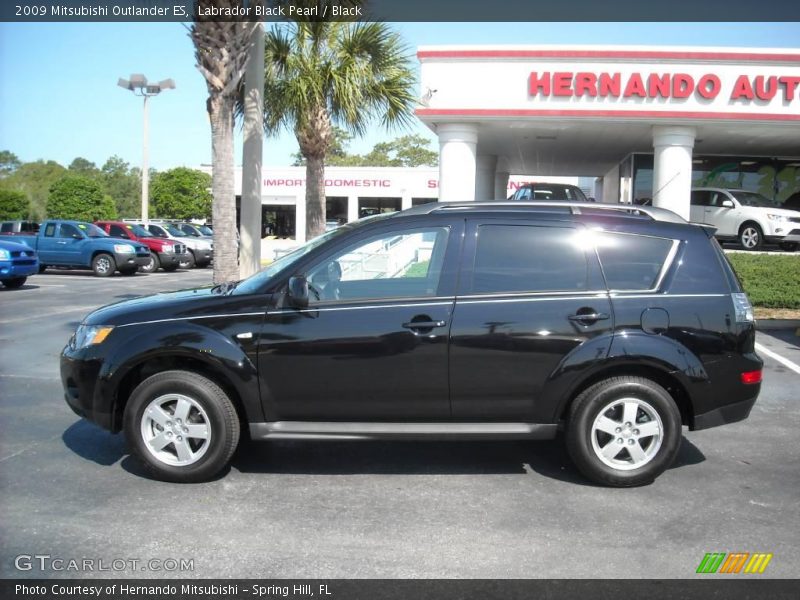 Labrador Black Pearl / Black 2009 Mitsubishi Outlander ES