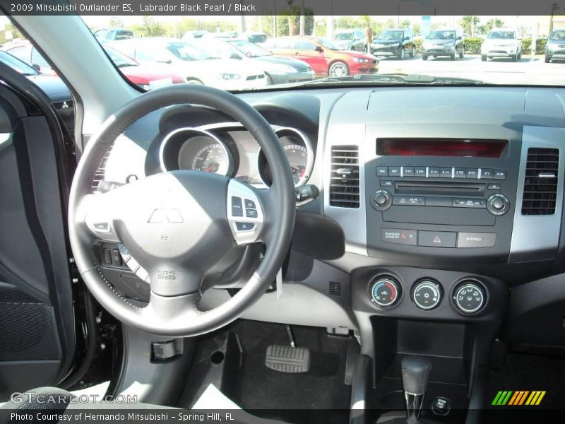 Labrador Black Pearl / Black 2009 Mitsubishi Outlander ES