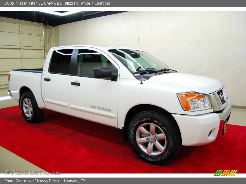 Blizzard White / Charcoal 2009 Nissan Titan SE Crew Cab