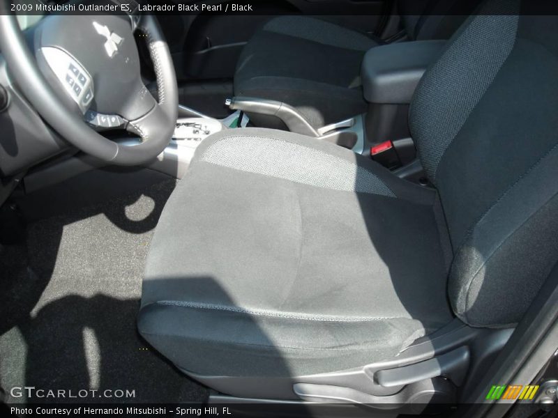 Labrador Black Pearl / Black 2009 Mitsubishi Outlander ES