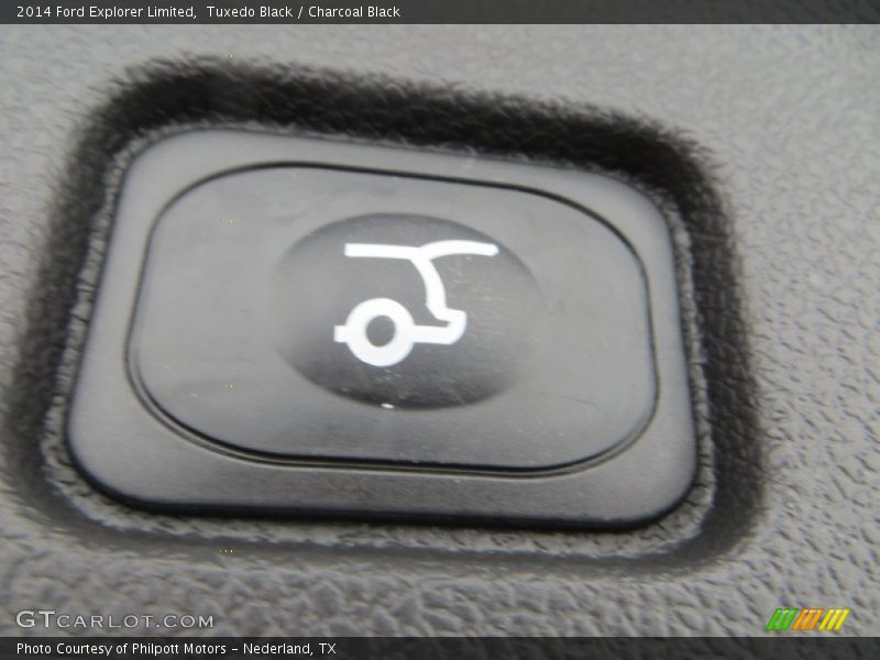 Tuxedo Black / Charcoal Black 2014 Ford Explorer Limited