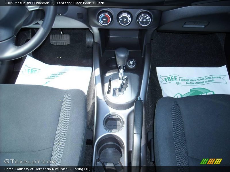 Labrador Black Pearl / Black 2009 Mitsubishi Outlander ES