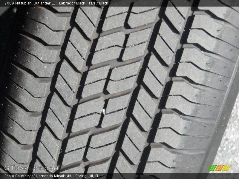 Labrador Black Pearl / Black 2009 Mitsubishi Outlander ES