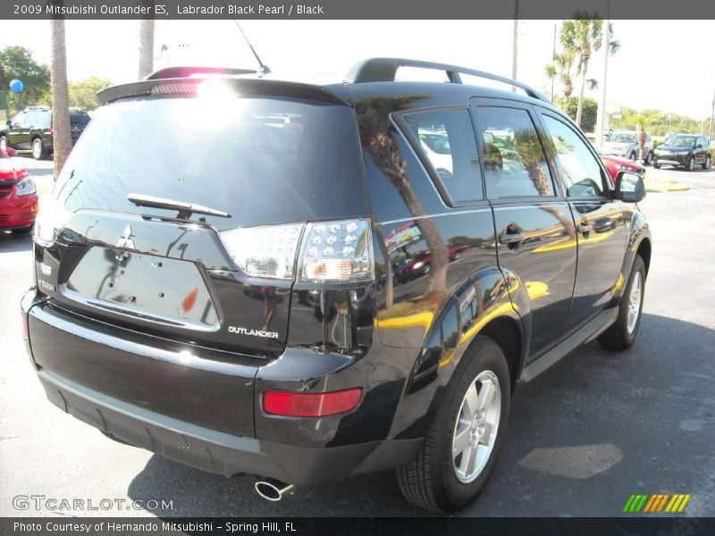 Labrador Black Pearl / Black 2009 Mitsubishi Outlander ES