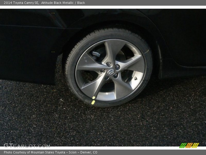 Attitude Black Metallic / Black 2014 Toyota Camry SE