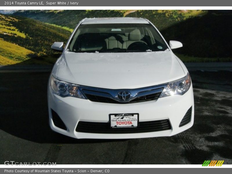 Super White / Ivory 2014 Toyota Camry LE