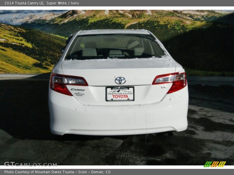 Super White / Ivory 2014 Toyota Camry LE