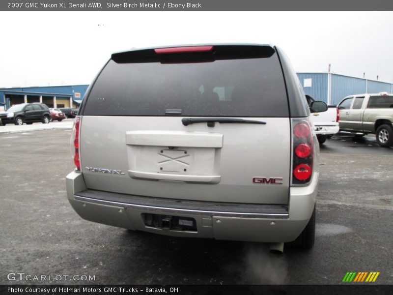 Silver Birch Metallic / Ebony Black 2007 GMC Yukon XL Denali AWD