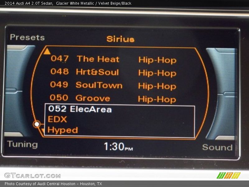 Glacier White Metallic / Velvet Beige/Black 2014 Audi A4 2.0T Sedan
