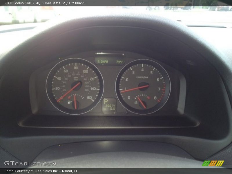 Silver Metallic / Off Black 2010 Volvo S40 2.4i