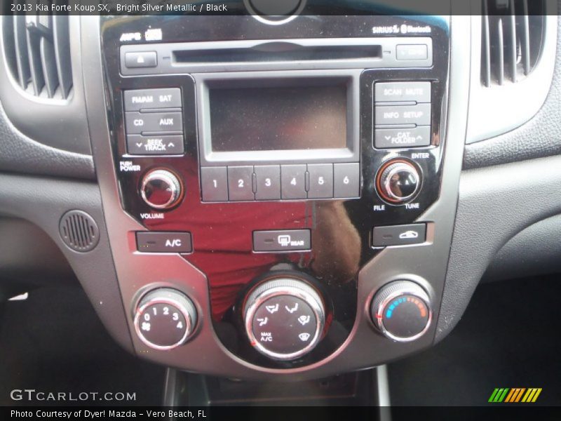Controls of 2013 Forte Koup SX