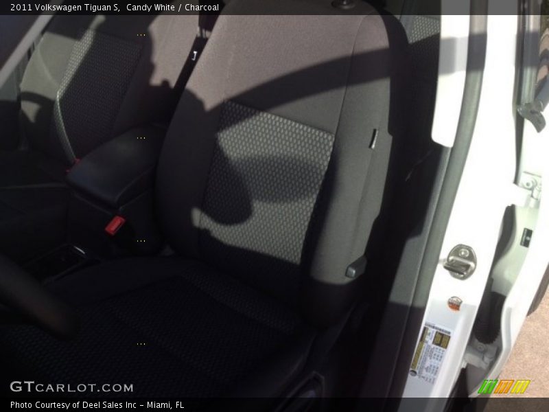 Candy White / Charcoal 2011 Volkswagen Tiguan S