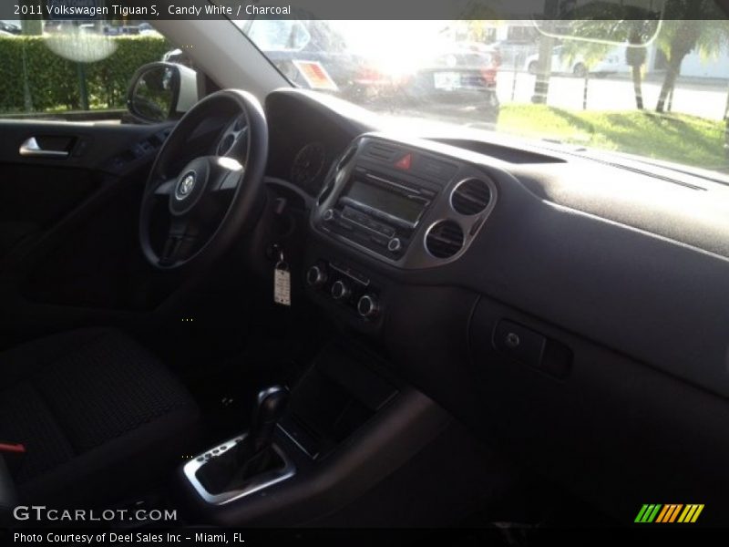 Candy White / Charcoal 2011 Volkswagen Tiguan S