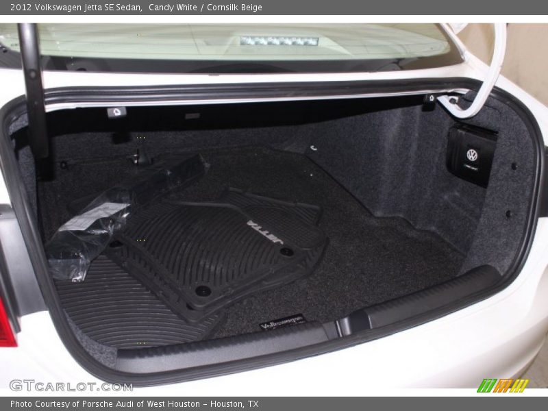 Candy White / Cornsilk Beige 2012 Volkswagen Jetta SE Sedan