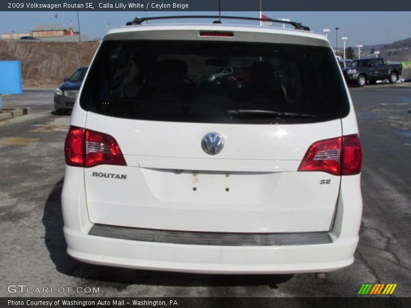 Calla Lilly White / Ceylon Beige 2009 Volkswagen Routan SE