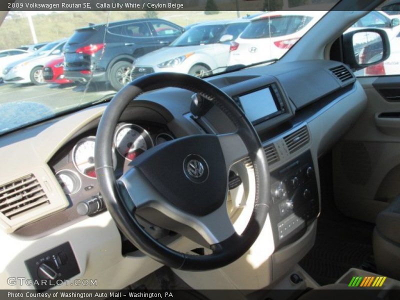 Calla Lilly White / Ceylon Beige 2009 Volkswagen Routan SE