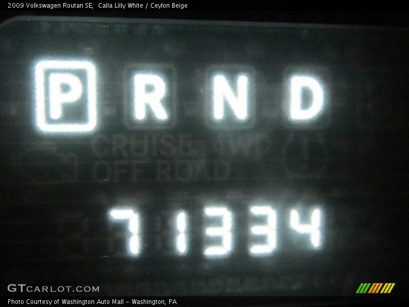 Calla Lilly White / Ceylon Beige 2009 Volkswagen Routan SE