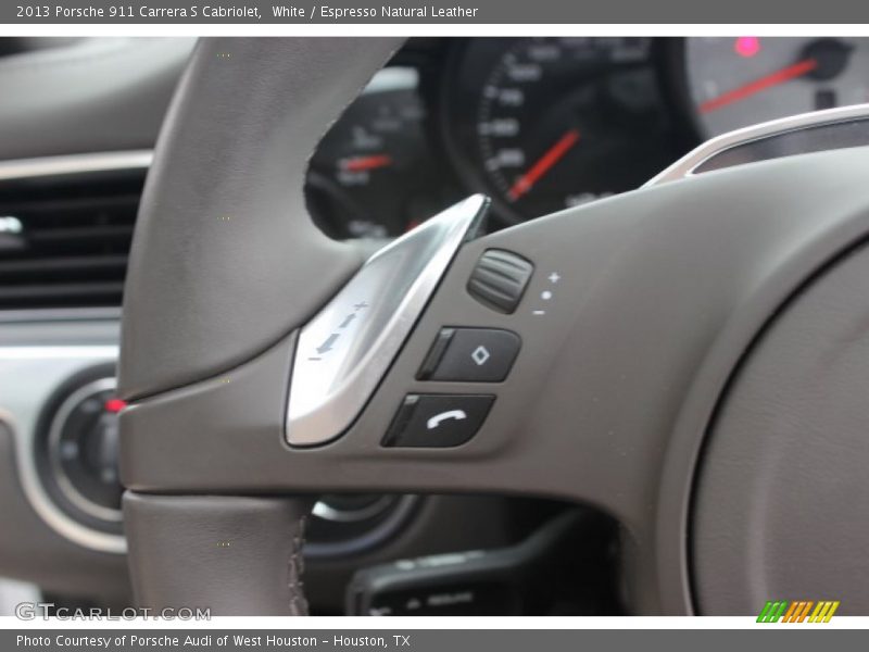 Controls of 2013 911 Carrera S Cabriolet