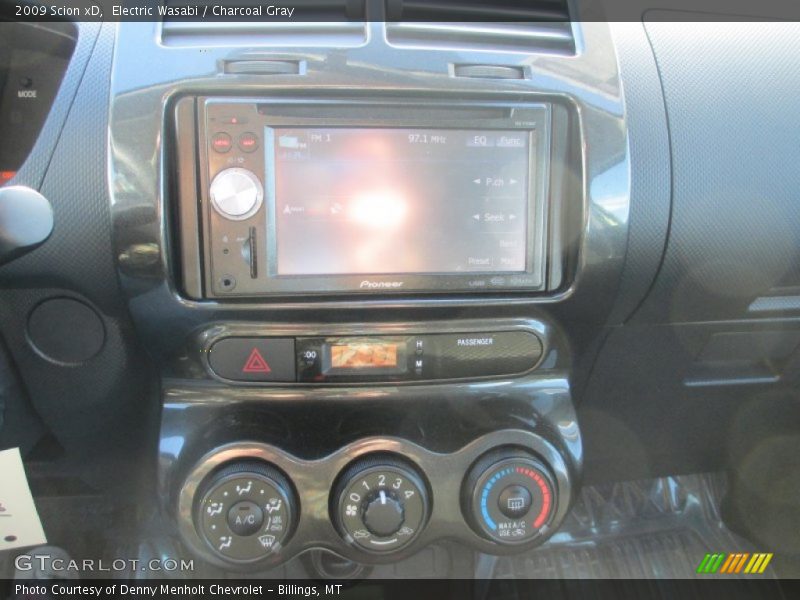 Electric Wasabi / Charcoal Gray 2009 Scion xD
