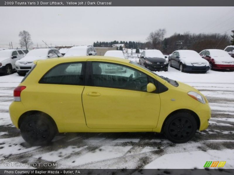 Yellow Jolt / Dark Charcoal 2009 Toyota Yaris 3 Door Liftback