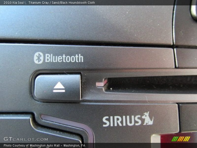 Titanium Gray / Sand/Black Houndstooth Cloth 2010 Kia Soul !