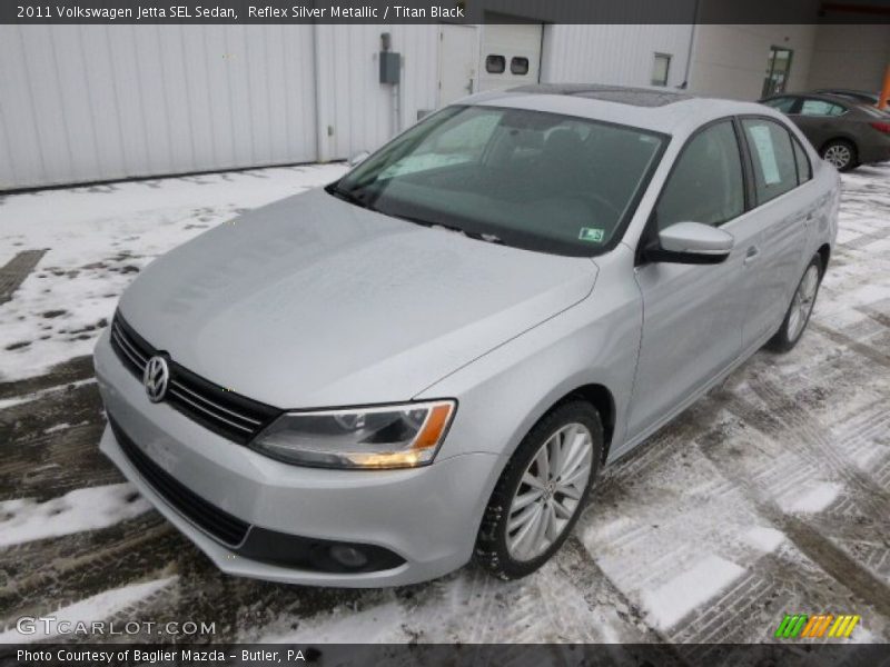 Front 3/4 View of 2011 Jetta SEL Sedan