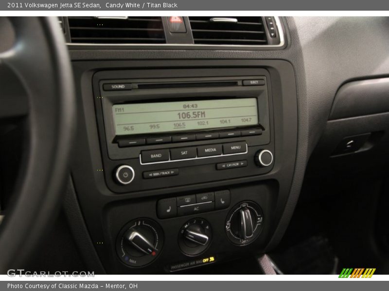 Candy White / Titan Black 2011 Volkswagen Jetta SE Sedan