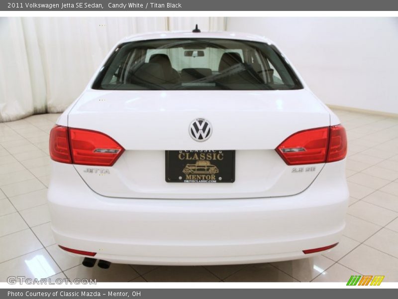 Candy White / Titan Black 2011 Volkswagen Jetta SE Sedan