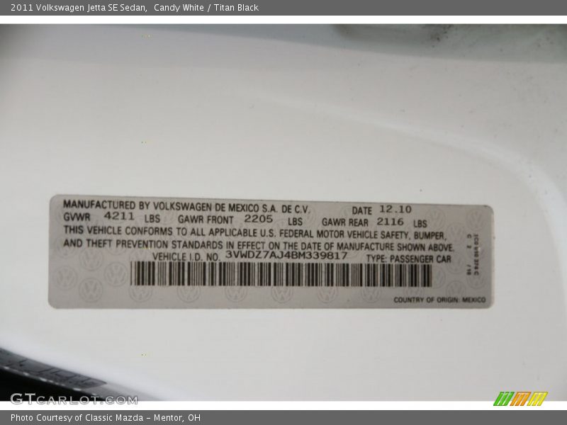 Candy White / Titan Black 2011 Volkswagen Jetta SE Sedan
