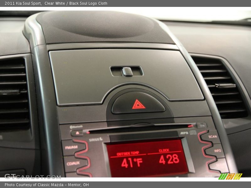 Clear White / Black Soul Logo Cloth 2011 Kia Soul Sport