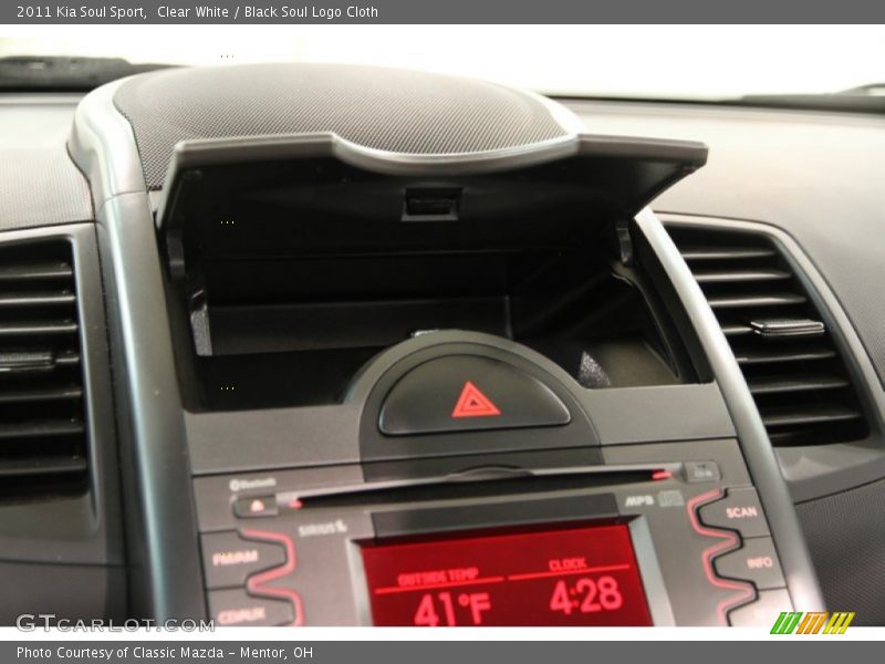 Clear White / Black Soul Logo Cloth 2011 Kia Soul Sport