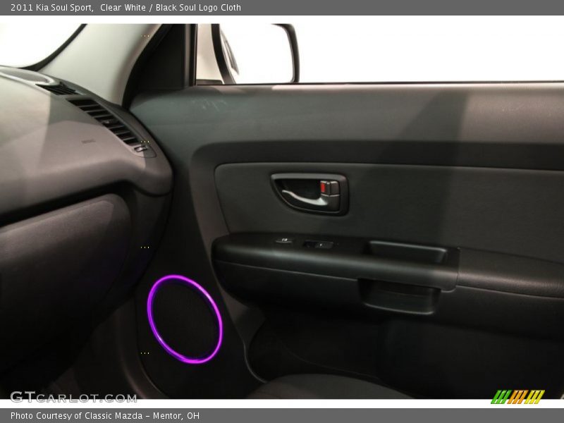 Clear White / Black Soul Logo Cloth 2011 Kia Soul Sport