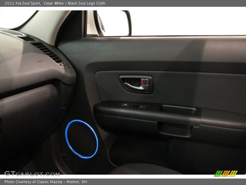 Clear White / Black Soul Logo Cloth 2011 Kia Soul Sport