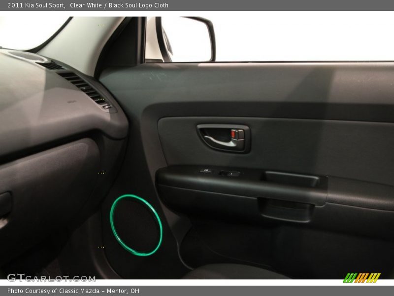Clear White / Black Soul Logo Cloth 2011 Kia Soul Sport