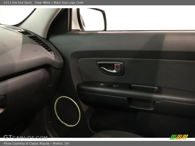Clear White / Black Soul Logo Cloth 2011 Kia Soul Sport