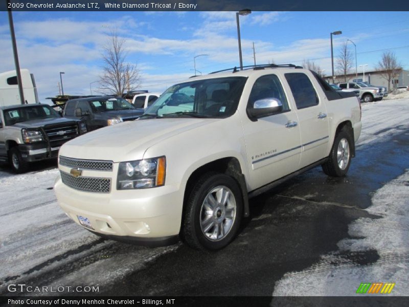 Front 3/4 View of 2009 Avalanche LTZ