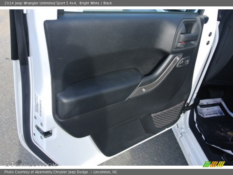 Bright White / Black 2014 Jeep Wrangler Unlimited Sport S 4x4