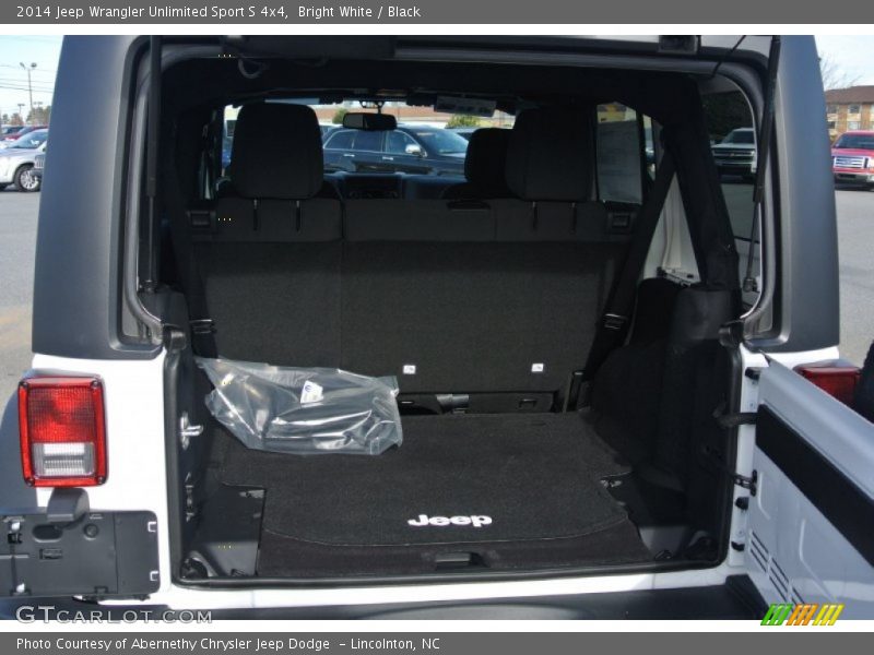 Bright White / Black 2014 Jeep Wrangler Unlimited Sport S 4x4