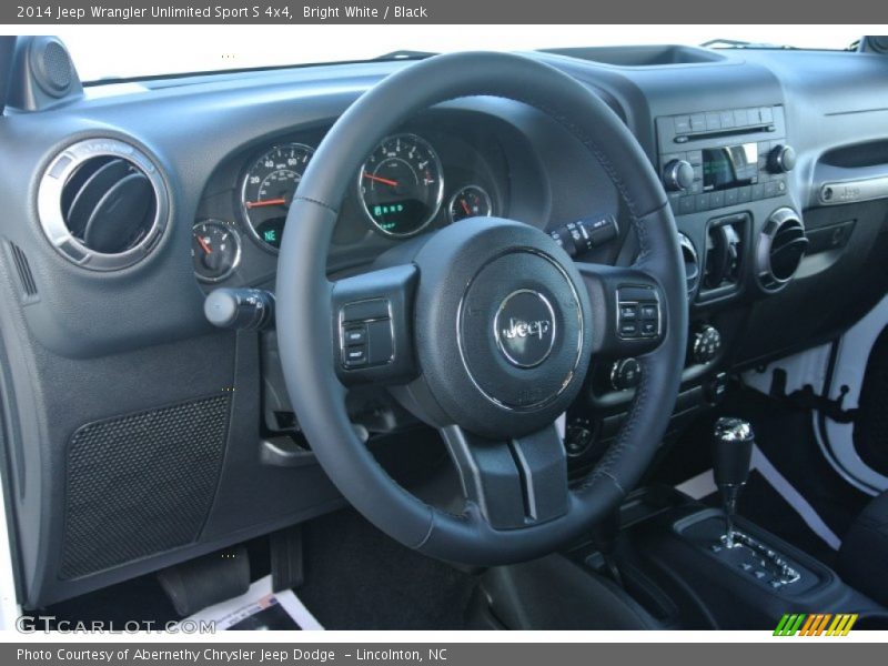 Bright White / Black 2014 Jeep Wrangler Unlimited Sport S 4x4