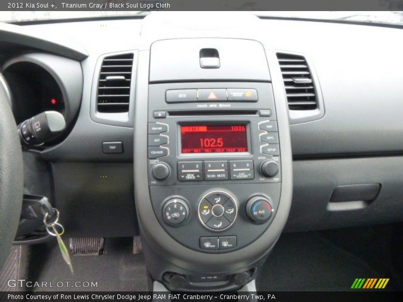 Titanium Gray / Black Soul Logo Cloth 2012 Kia Soul +