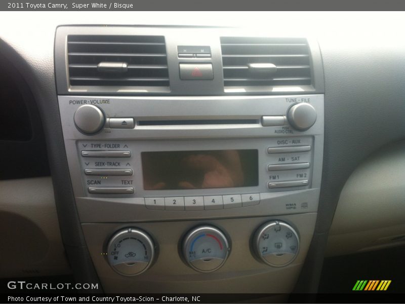 Super White / Bisque 2011 Toyota Camry