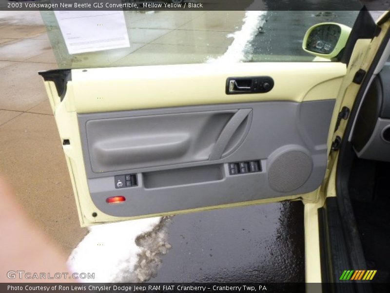 Mellow Yellow / Black 2003 Volkswagen New Beetle GLS Convertible