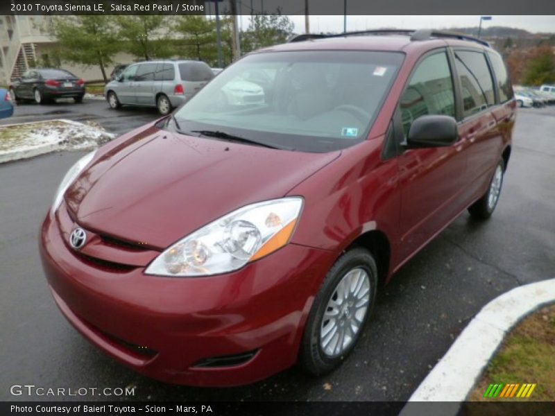 Front 3/4 View of 2010 Sienna LE