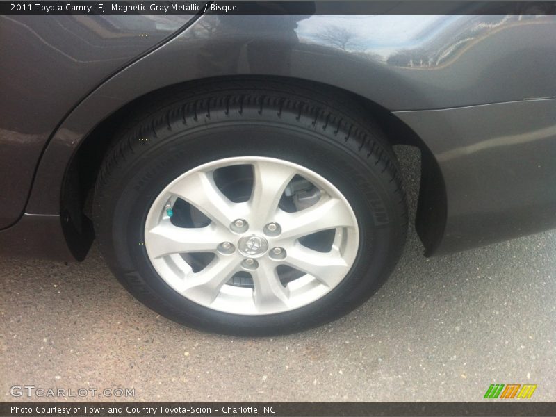 Magnetic Gray Metallic / Bisque 2011 Toyota Camry LE