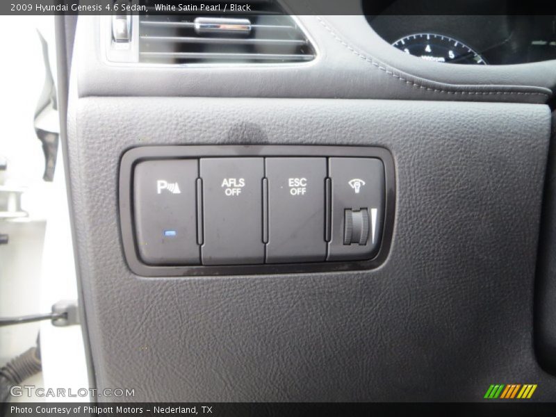 White Satin Pearl / Black 2009 Hyundai Genesis 4.6 Sedan
