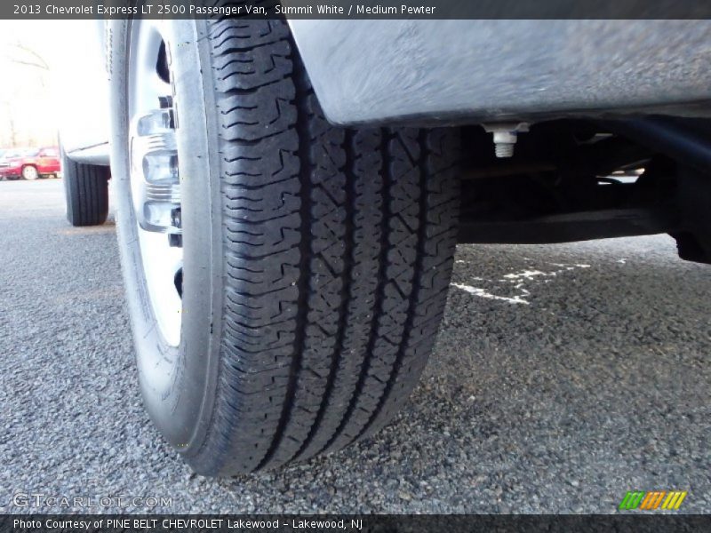 Summit White / Medium Pewter 2013 Chevrolet Express LT 2500 Passenger Van