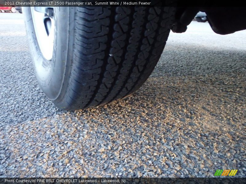 Summit White / Medium Pewter 2013 Chevrolet Express LT 2500 Passenger Van