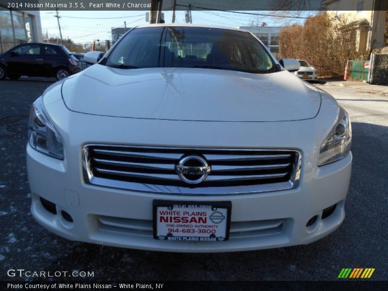 Pearl White / Charcoal 2014 Nissan Maxima 3.5 S