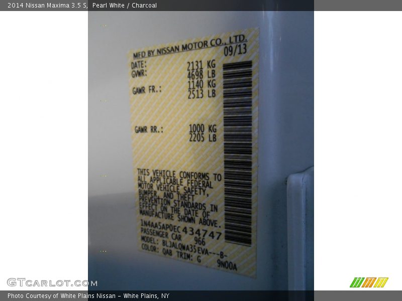 Pearl White / Charcoal 2014 Nissan Maxima 3.5 S