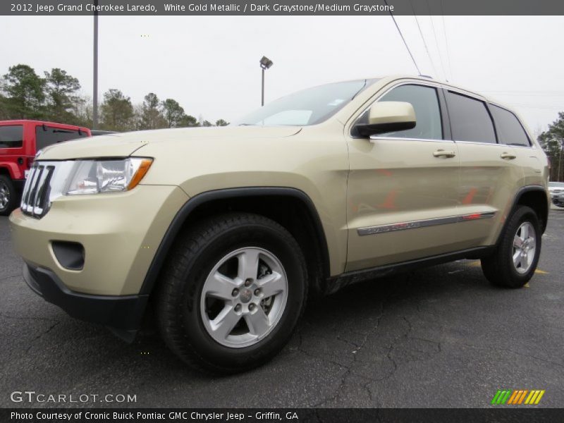 Front 3/4 View of 2012 Grand Cherokee Laredo